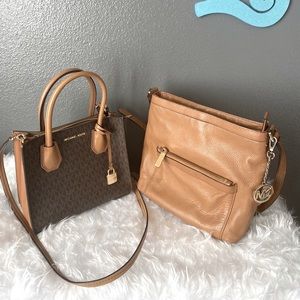SOLD don’t buy this purses...